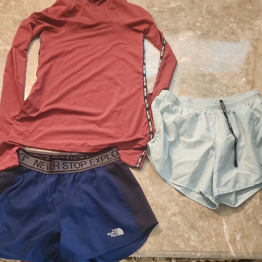 Nike Light Blue Athletic Shorts Bundle 2 Xs Shorts 1 Xs Mock Neck Running Shirt